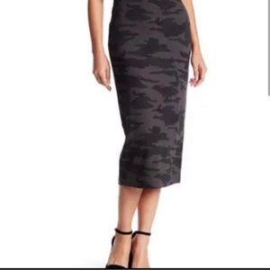 Sanctuary bodycon camouflage knit midi pencil skirt small